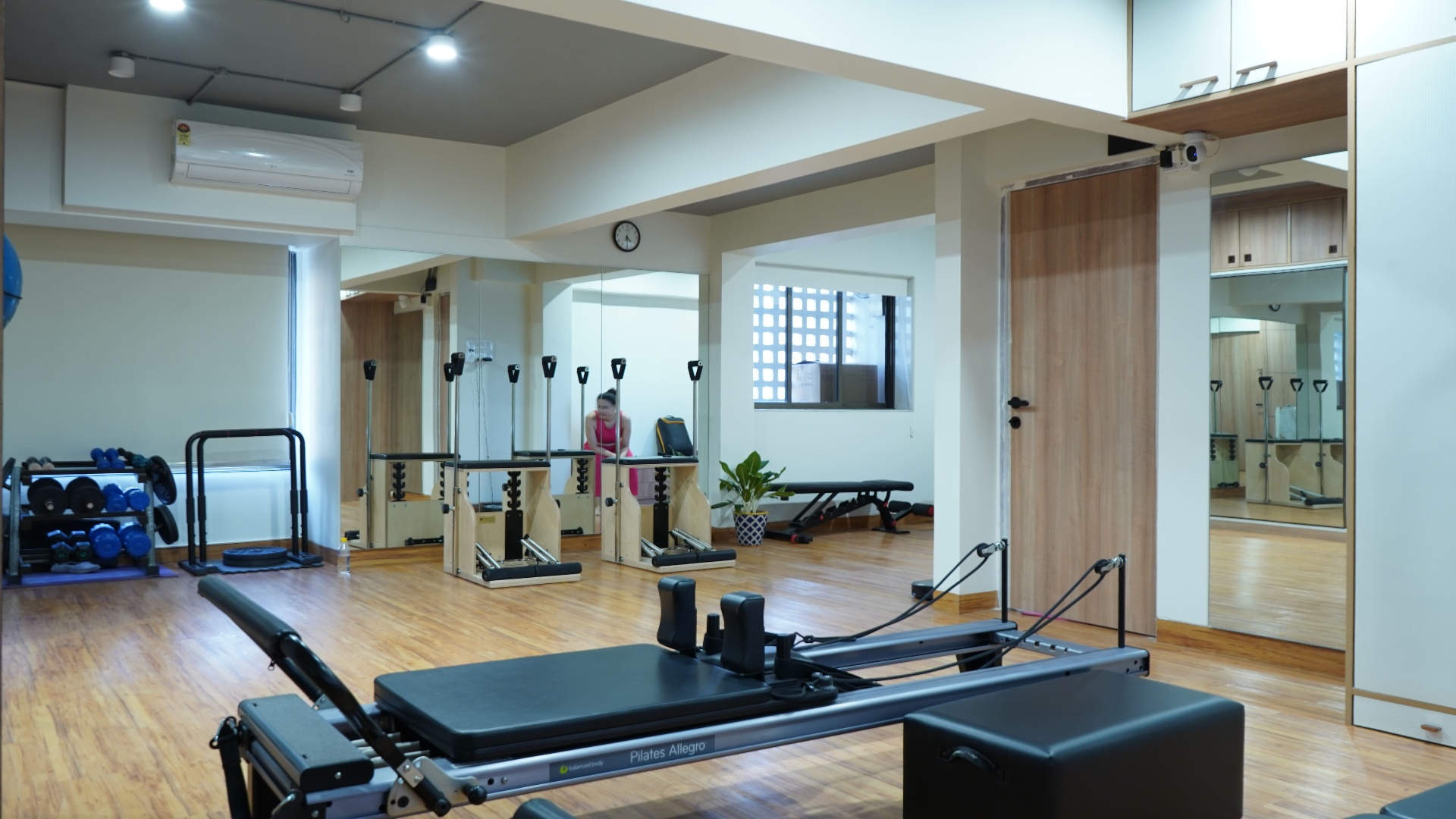 Studio space with equipment and mirrors